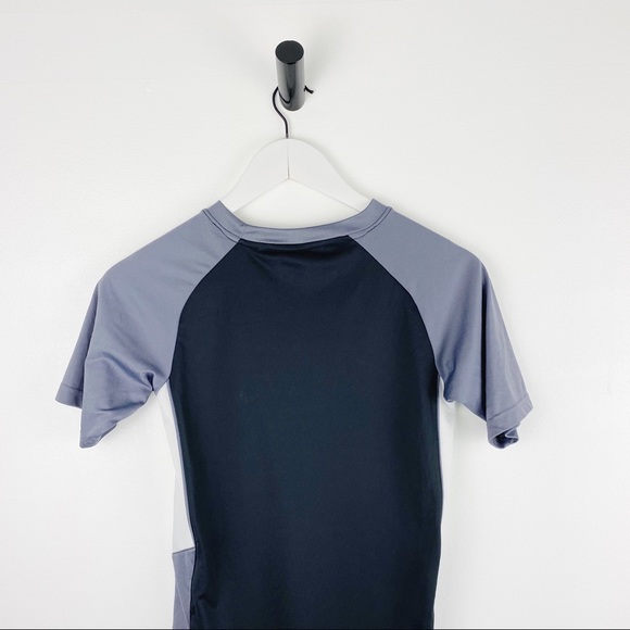 Nike Dri-FIT Breathe Short-Sleeve Training Shirt - Picture 9 of 10